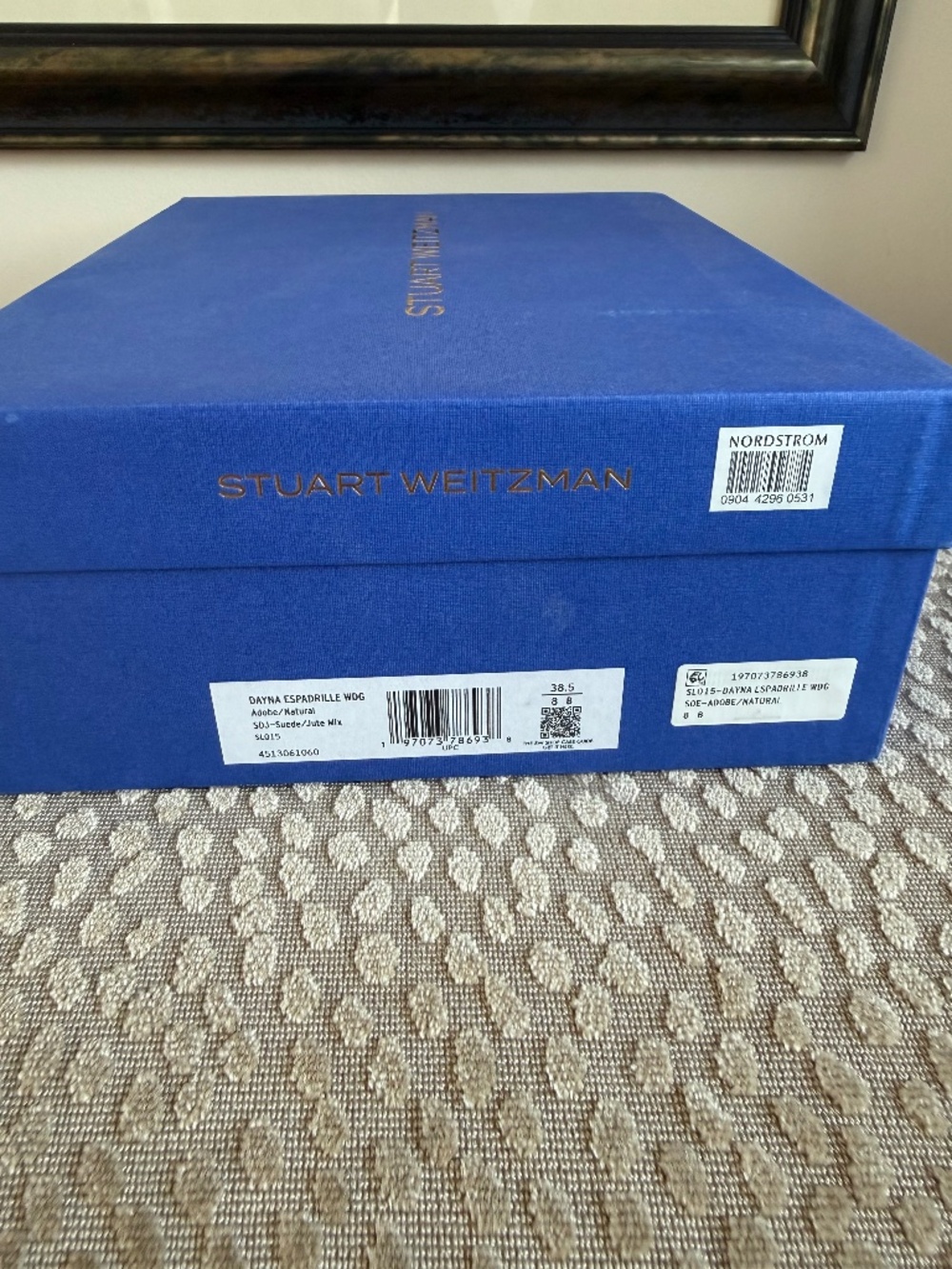 Stuart Weitzman - Picture 9 of 9